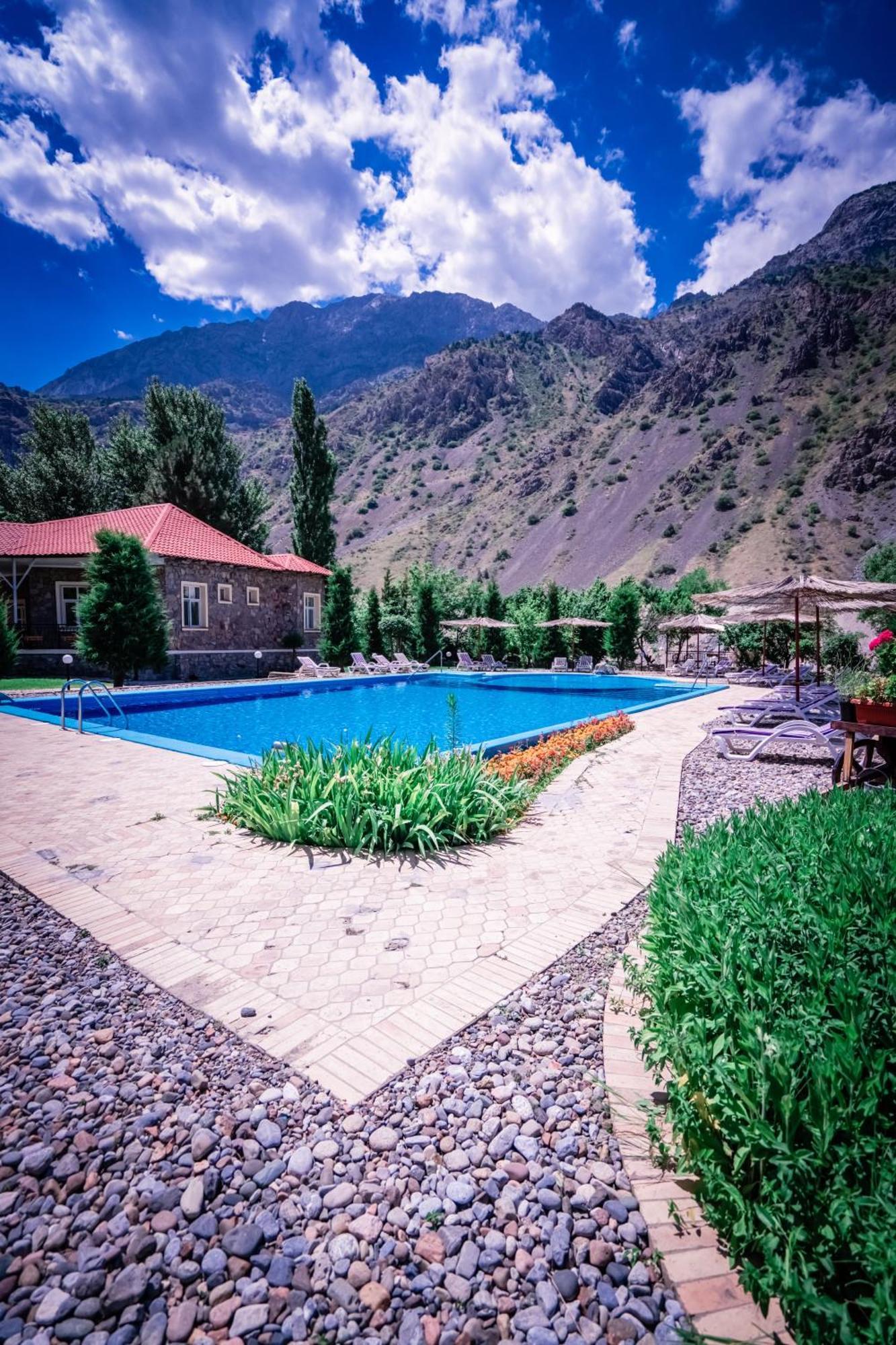 Chatcal Mountains Resort Burchmulla Extérieur photo