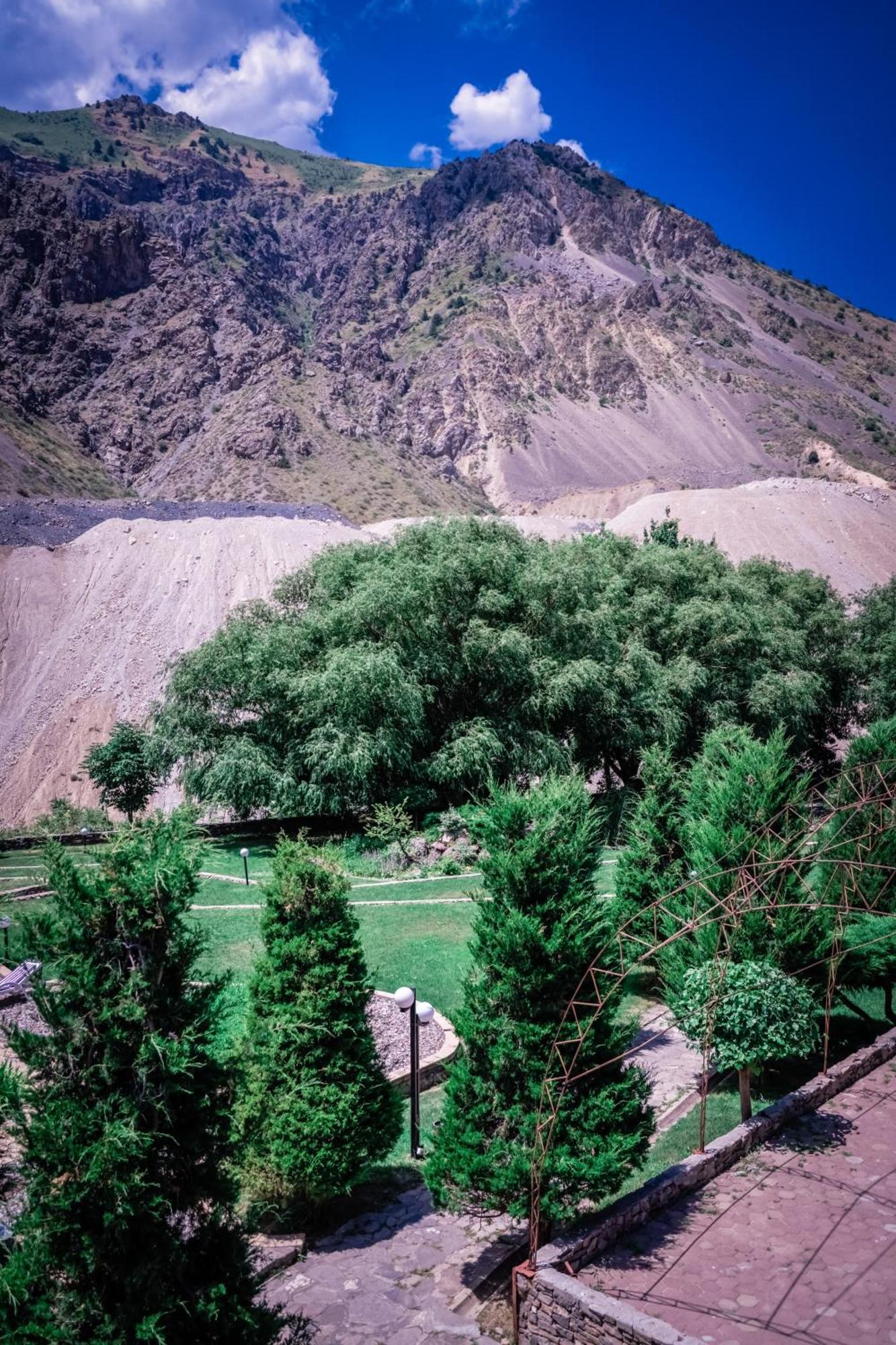 Chatcal Mountains Resort Burchmulla Extérieur photo