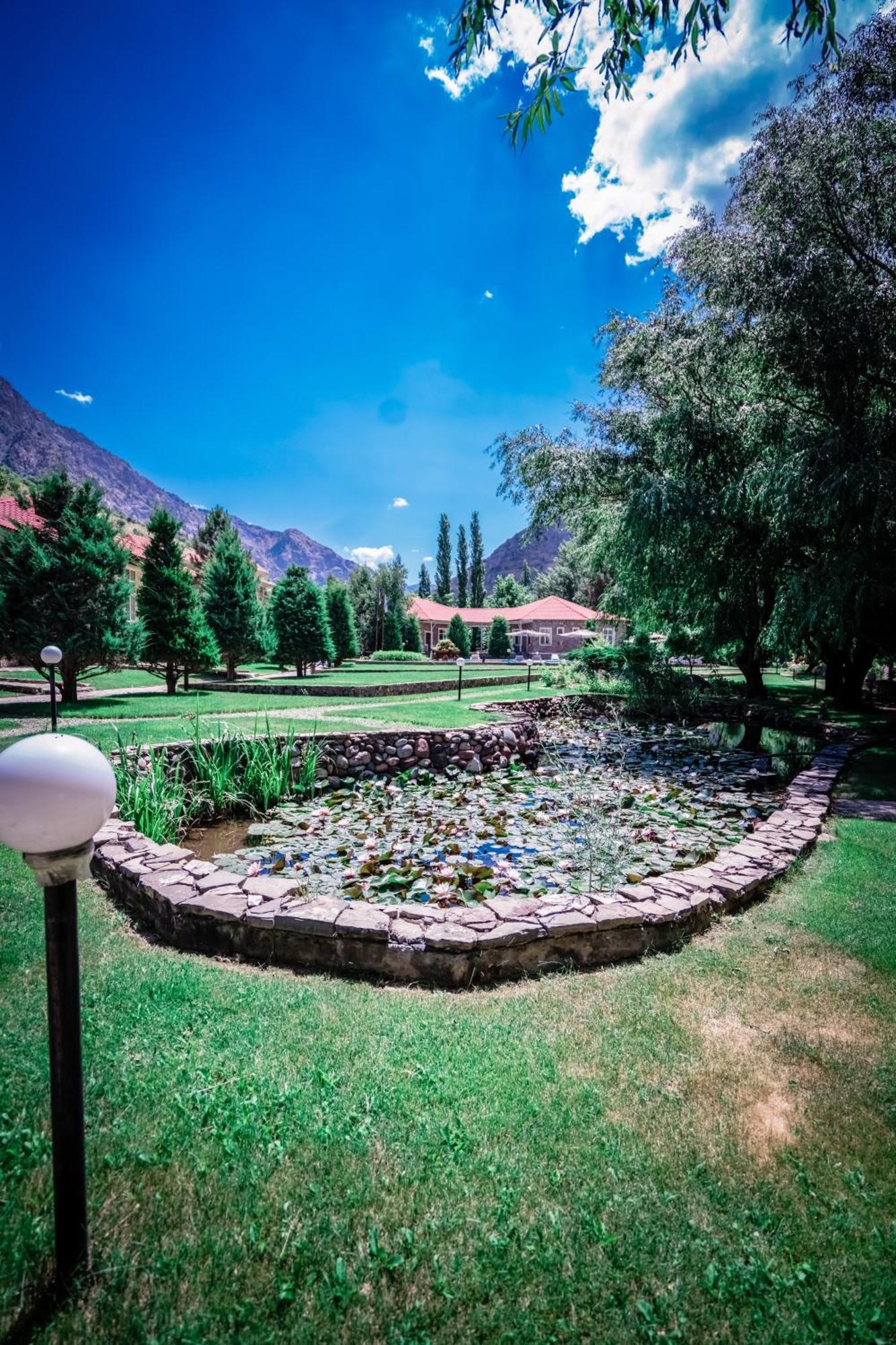 Chatcal Mountains Resort Burchmulla Extérieur photo