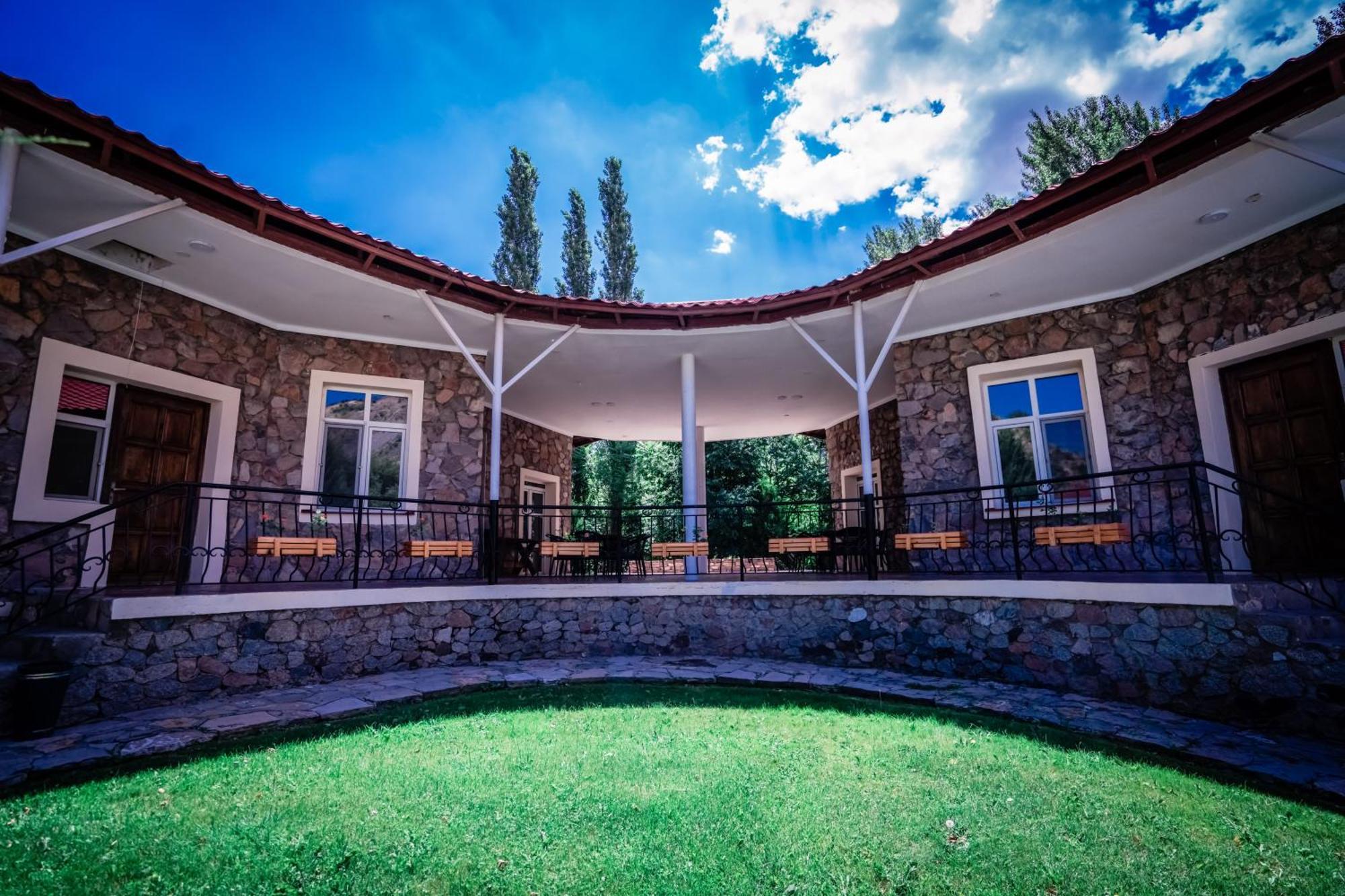 Chatcal Mountains Resort Burchmulla Extérieur photo