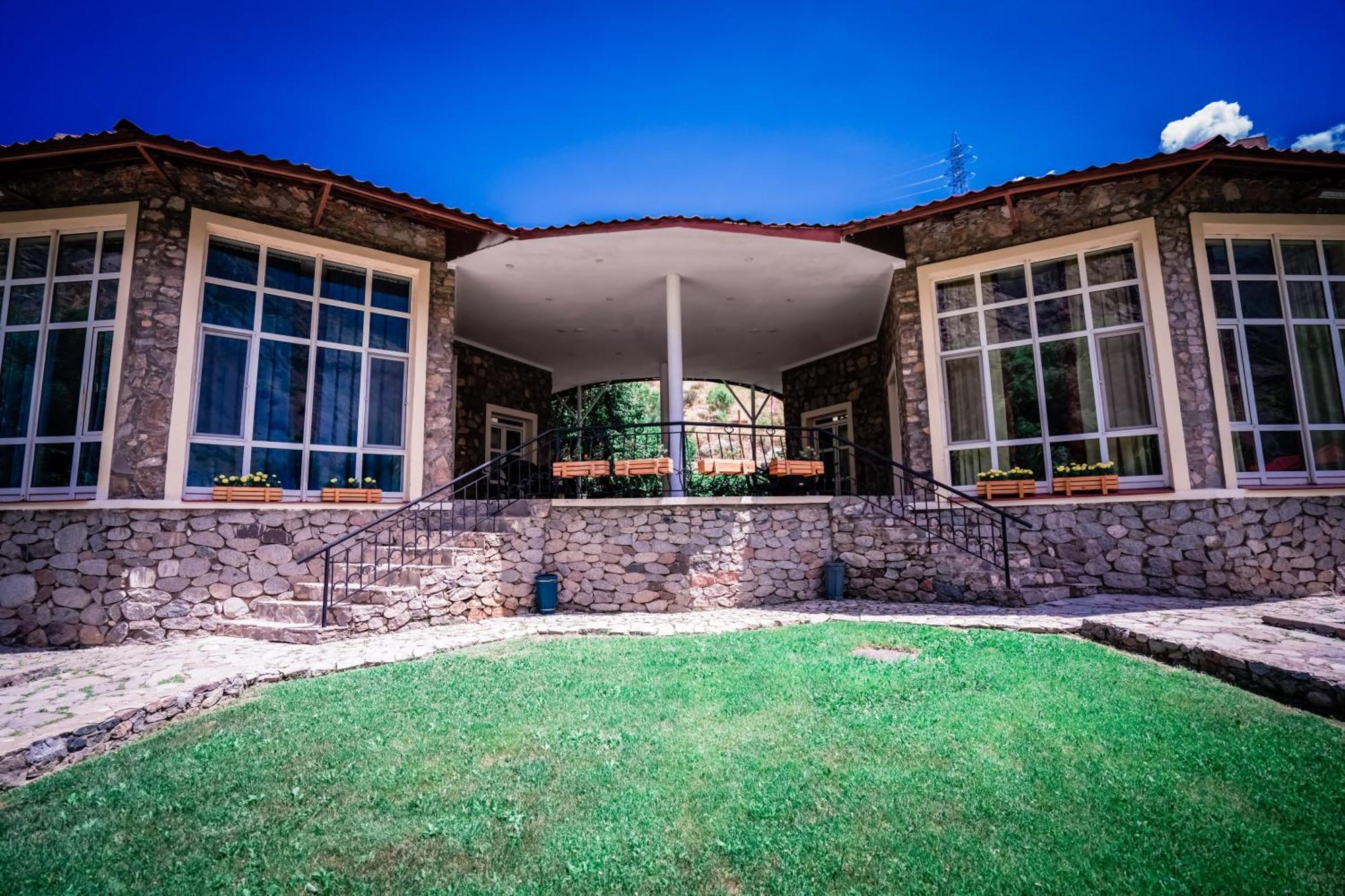 Chatcal Mountains Resort Burchmulla Extérieur photo