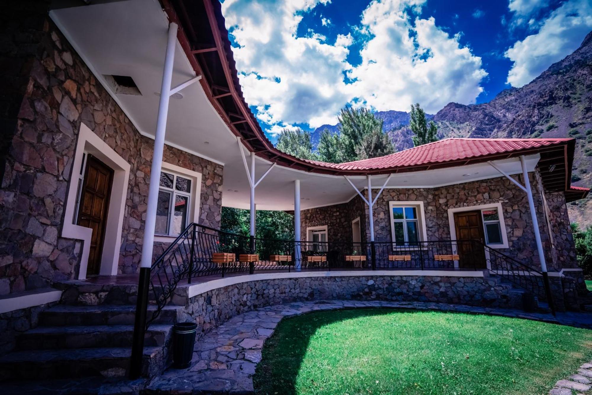 Chatcal Mountains Resort Burchmulla Extérieur photo